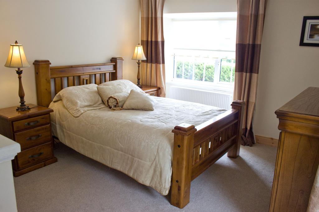 Ardagh Suites Self Catering Riverstown  部屋 写真
